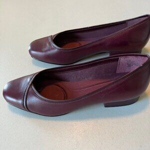 Liz Baker Leather Flats 8.5 Wide